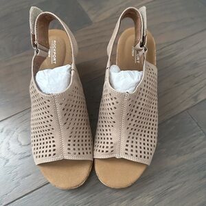 Rockport Women's Beige Peep-Toe Sandals